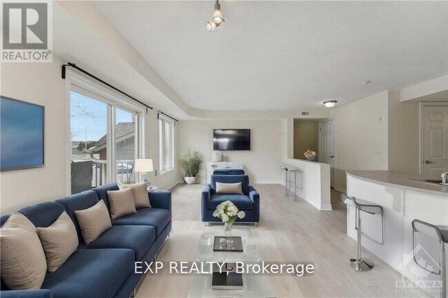 Photo du bâtiment - 305 Cresthaven Dr