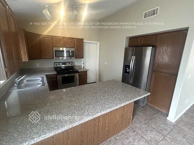 Foto del edificio - 9733 W Tonopah Dr