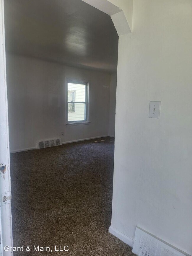 Building Photo - 3 br, 1 bath House - 12245 Fielding St.