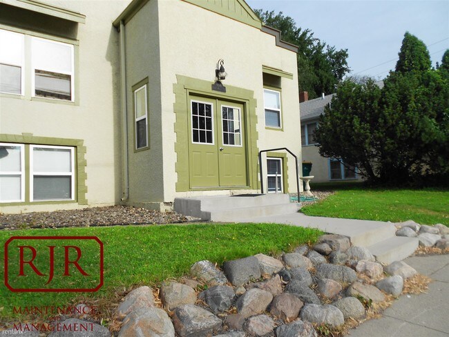 Foto del edificio - 404 N Mandan St