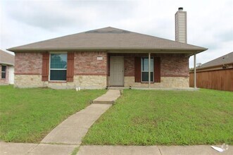 Building Photo - 9713 Brierwood Ln