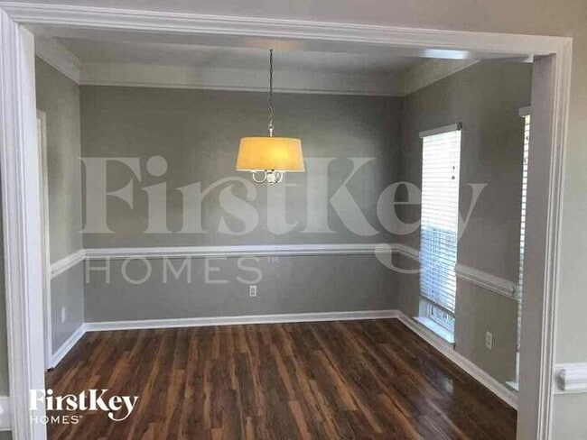 Building Photo - 7549 Sedgebrook Dr E