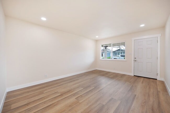 Building Photo - 5691 Cutler Ct