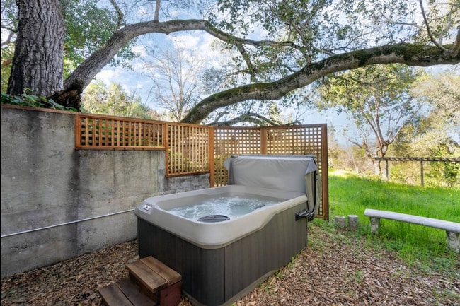 Foto del edificio - 1596 Ronne Dr