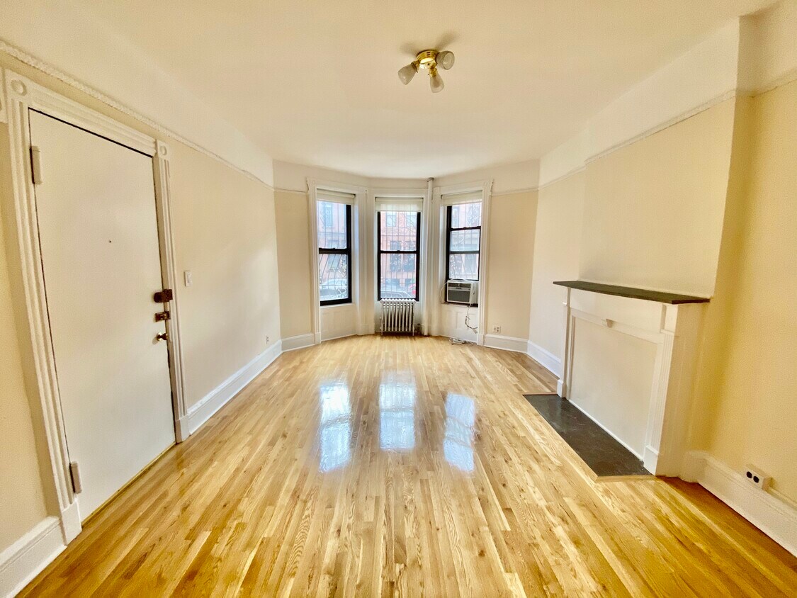 Primary Photo - 39 St Marks Ave