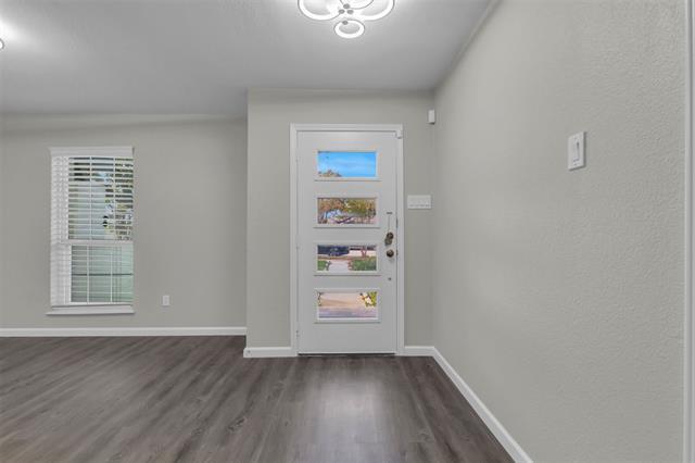 Foto del edificio - 12904 Rosser Rd