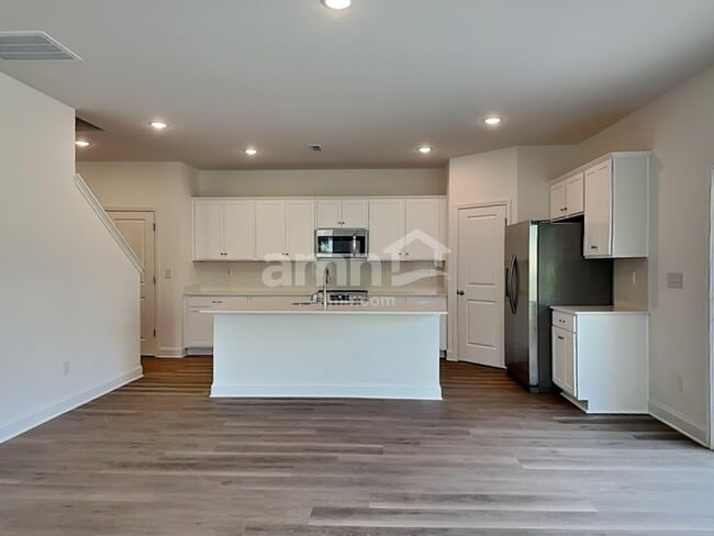 Building Photo - 1015 Bevington Dr