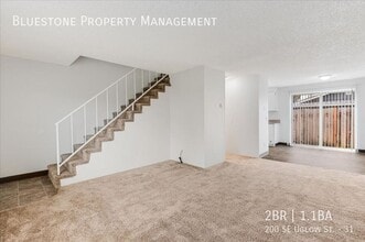 Building Photo - 200 SE Uglow St