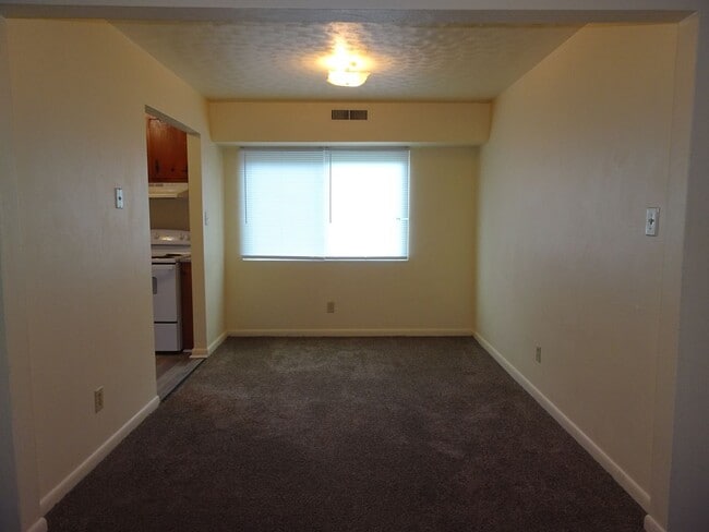 Foto del edificio - 2 Bedrooms 1 Baths Apartment Rental in Parkview area Newport News