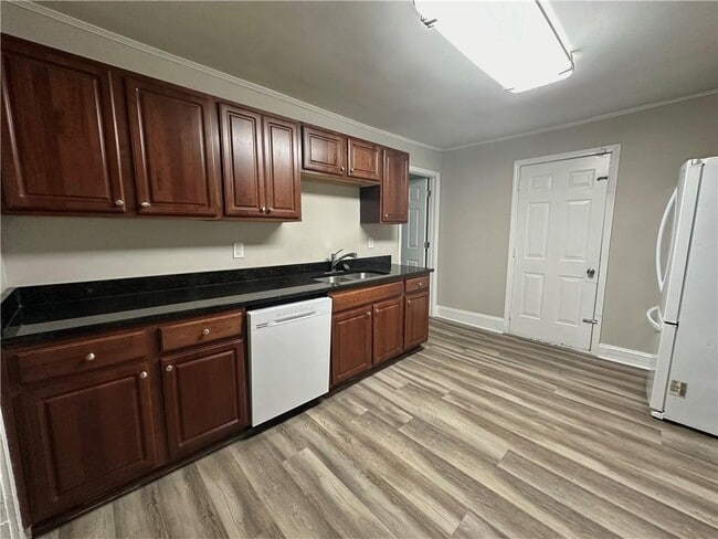 Building Photo - 1093 Mayson Turner Rd NW