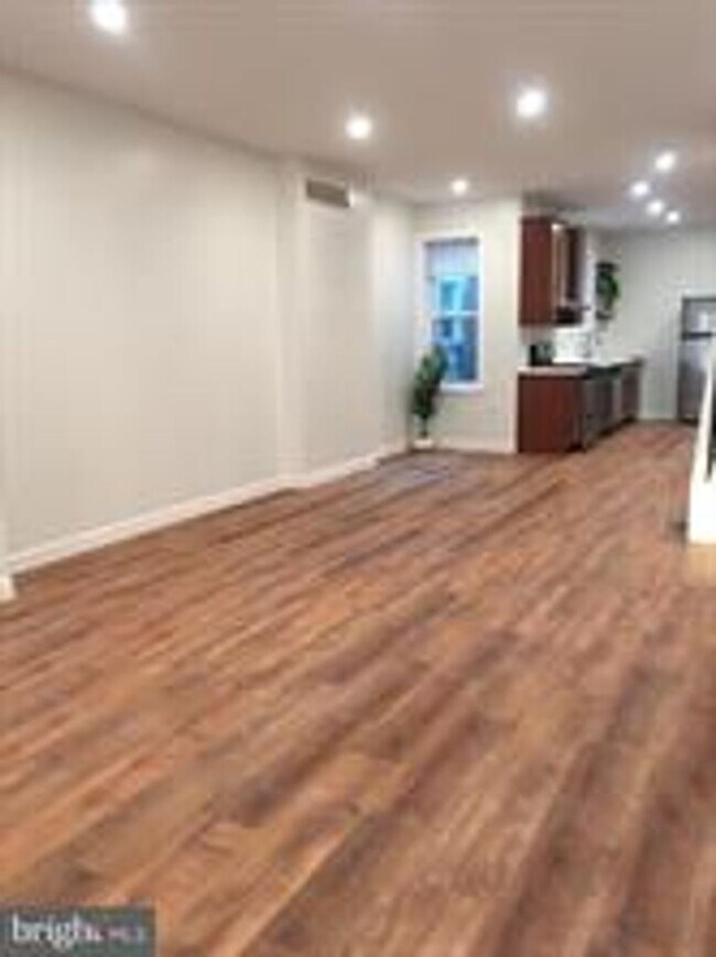 Foto del edificio - 3739 Midvale Ave