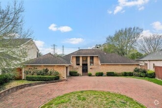 Building Photo - 534 Fox Briar Ln