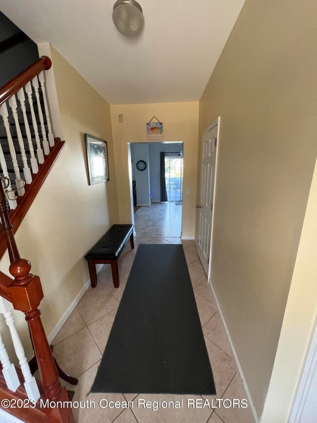 Building Photo - 81 Hennessey St