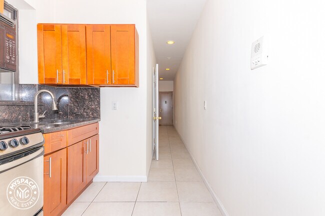 Foto del edificio - 674 Lincoln Pl