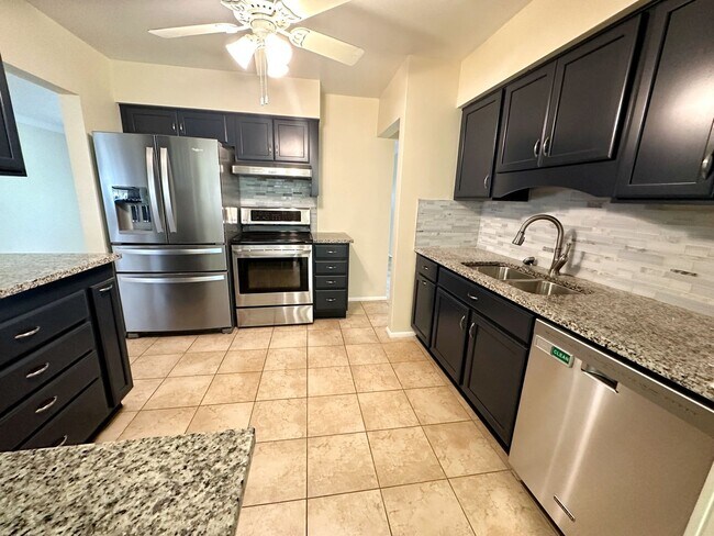 Foto del edificio - 1770 63rd Ave N