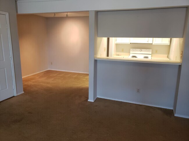 Sala de estar/comedor - 1202 Thorpe Ln