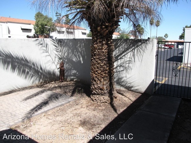 Building Photo - 3 br, 2 bath House - 2753 W Anklam Rd Unit E