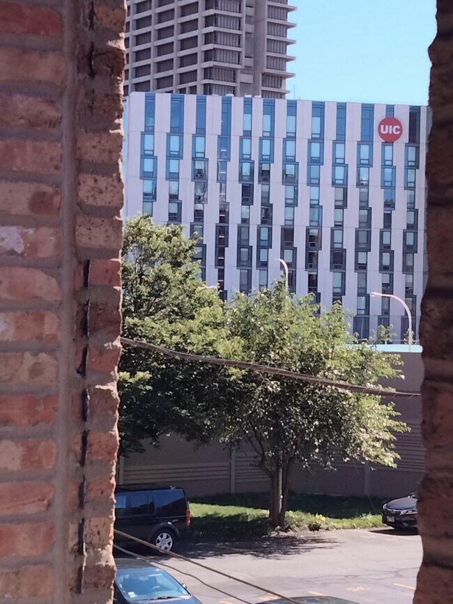 Patio View - 400 S Green St