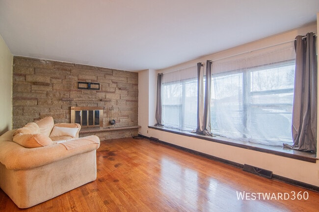 Building Photo - 2631 W 84th Pl