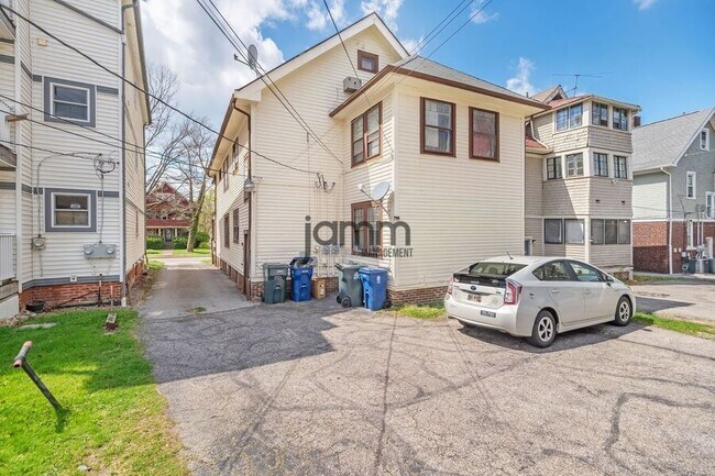 Foto del edificio - 1695 Glenmont Rd