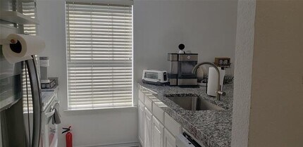 Building Photo - 26035 Heartwood Dr