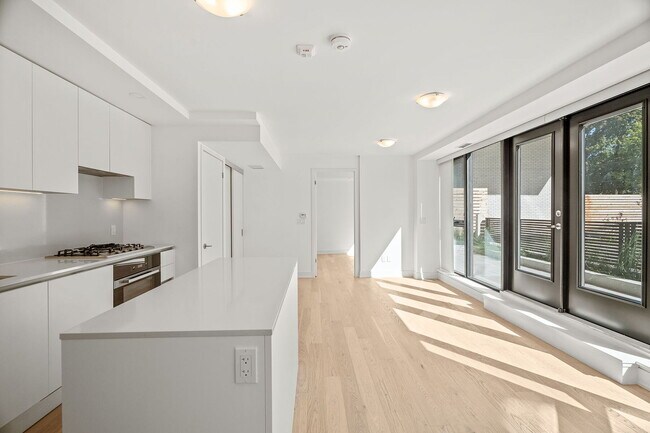 Building Photo - 200 Keewatin Ave