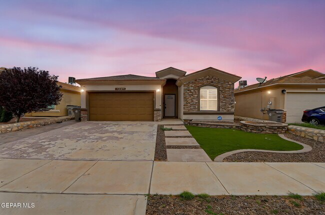 Foto del edificio - 7249 Long Meadow Dr