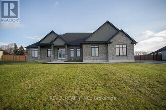 Building Photo - 14 Bowen Pl