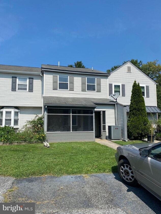 Foto del edificio - 846 Woodcrest Turn