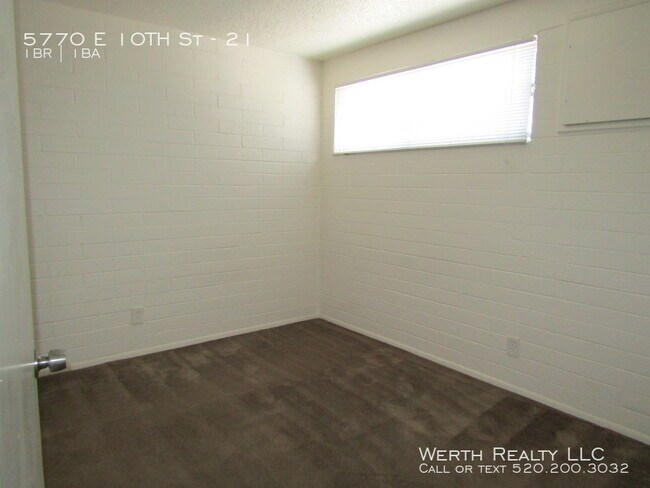 Building Photo - Close to Park Place Mall and MUCH More!