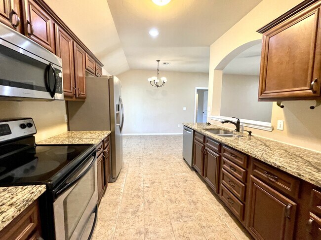 Building Photo - 4905 Rock Creek Rd