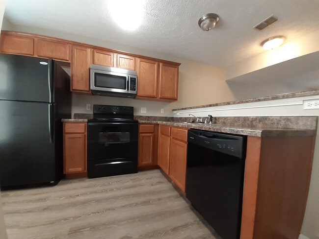 Building Photo - 1305 Milwalkee Ct