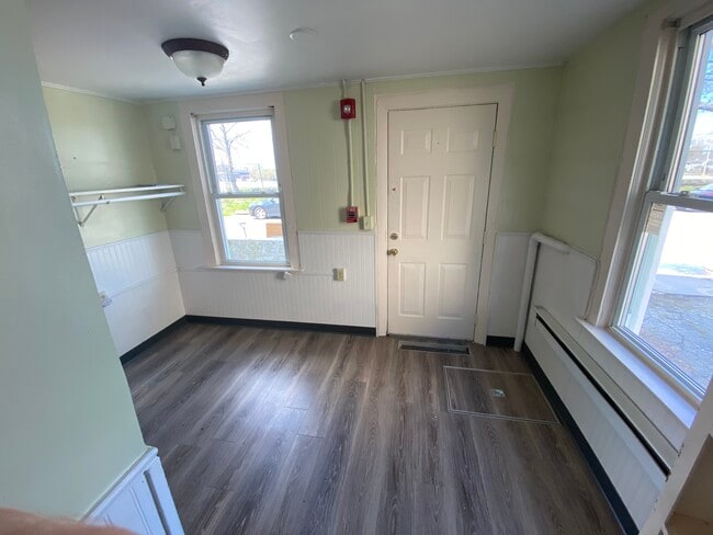 Building Photo - 41 Stuart Ave 1A
