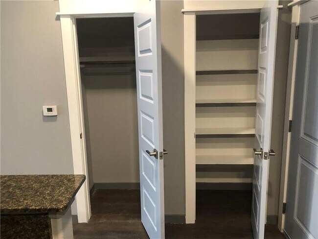 Building Photo - 200 Maple Ln