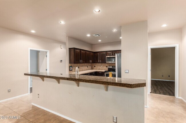 Building Photo - 16734 E La Montana Dr