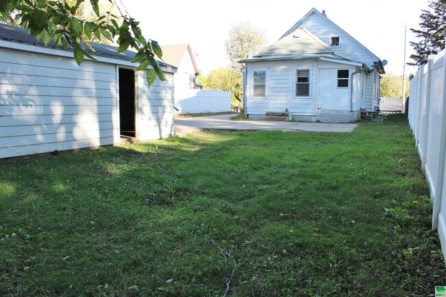 Building Photo - 2908 Jay Ave