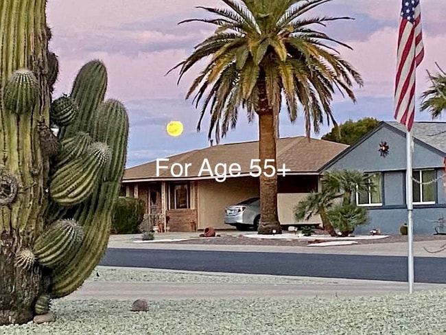 Foto del edificio - 15607 N 105th Dr