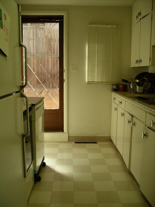 Kitchen - 953 9th St