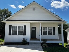 Building Photo - 200 Ridge Pointe