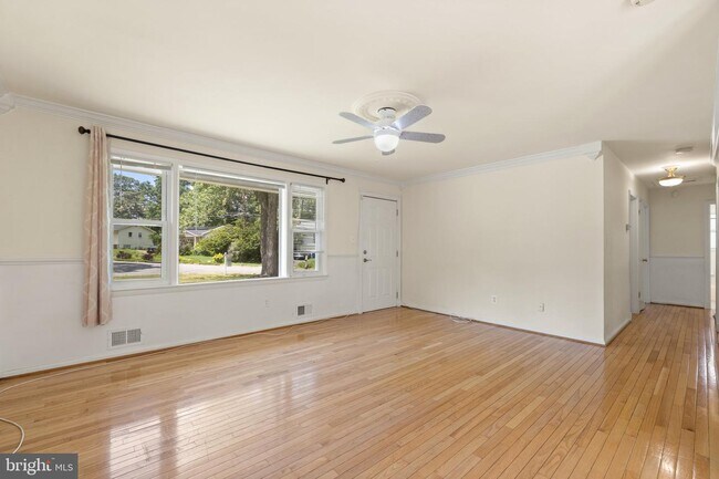 Building Photo - 8815 Benham St