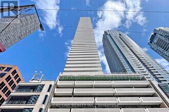 Building Photo - 2221 Yonge St