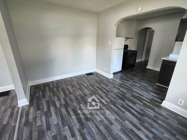 Foto del edificio - 1325 W 10th St