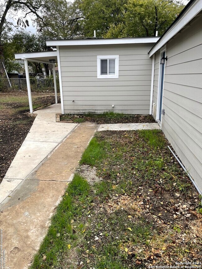 Building Photo - 1815 Santa Barbara St