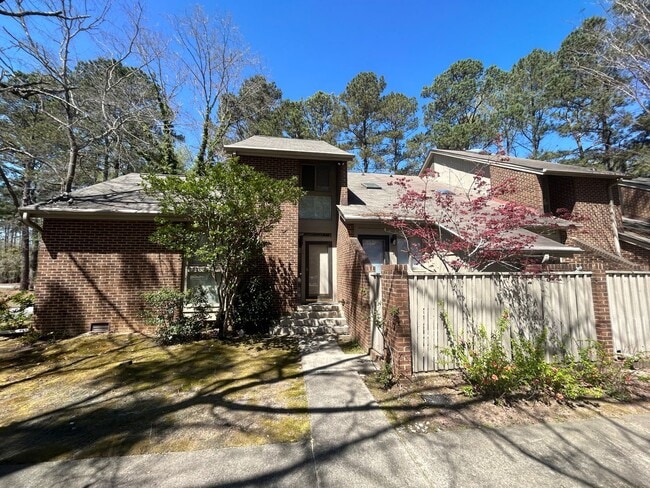 Building Photo - 1 Gardenwood Ct