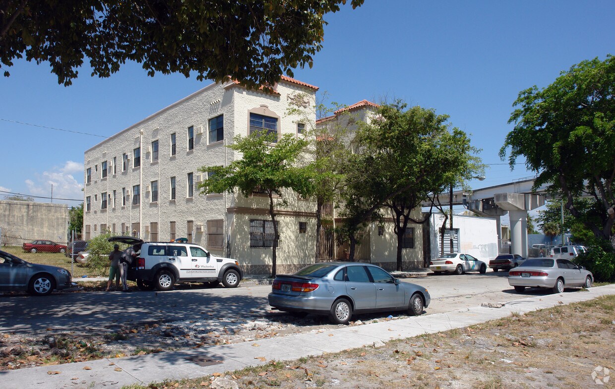 Primary Photo - New Miami Courts