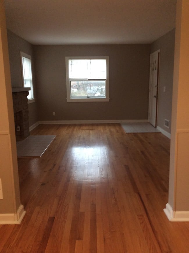 Building Photo - 5231 Ralph Ave