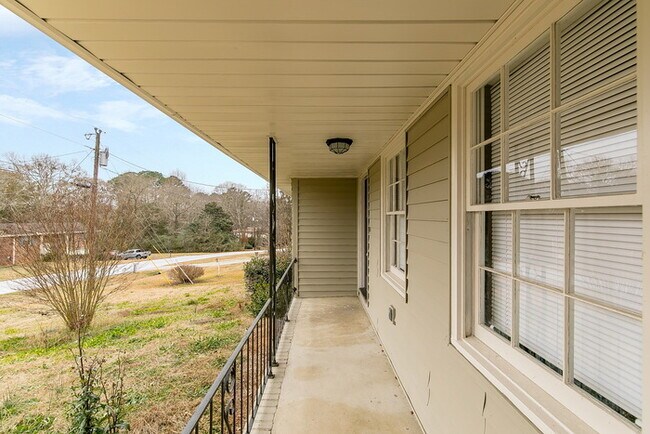 Building Photo - 765 Colt Ln NW