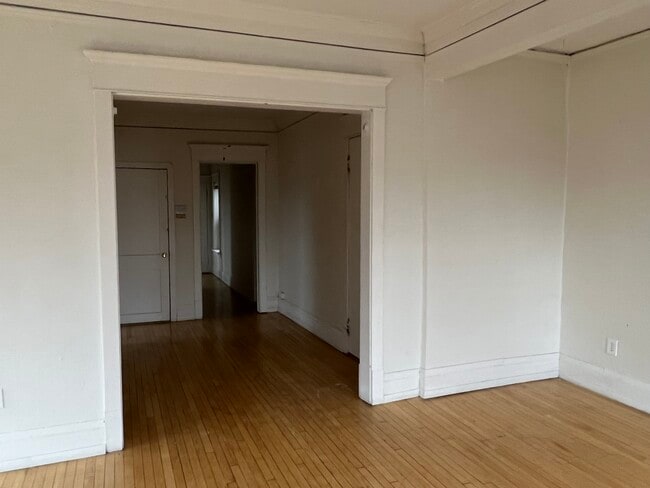 Building Photo - 2313 E Webster Pl
