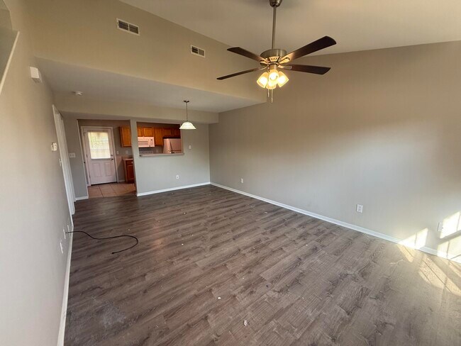 Foto del edificio - 1407 Greensboro Dr
