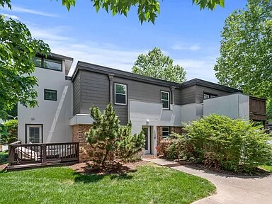 Building Photo - 940 Gale Ln